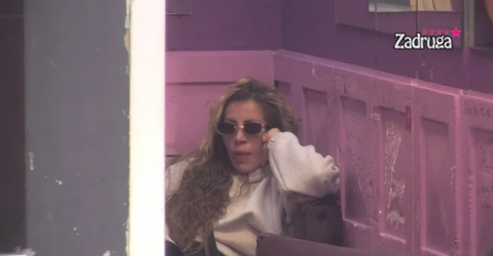 SLUČAJNO ILI NAMJERNO?! Dalila zakačila Cara u prolazu, a evo kakva je bila njegova REAKCIJA! (VIDEO)