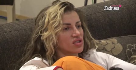 GLEDA I NE VJERUJE! Dalila čula šta Car priča o njoj sa zadrugarima, ŠOKIRALA se! (VIDEO)