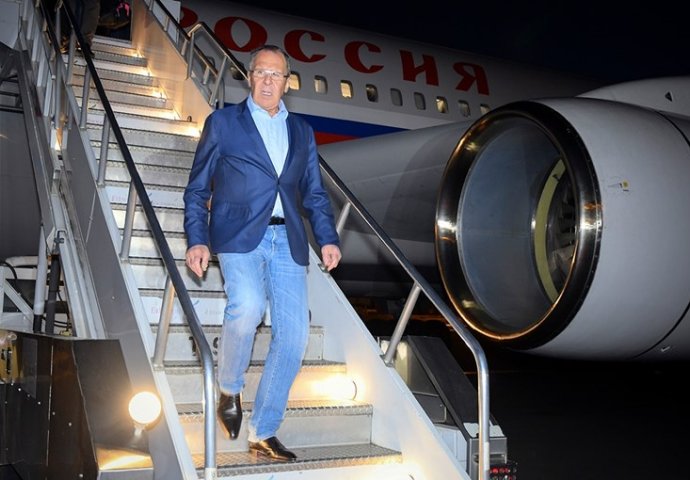 Lavrov odletio za Peking: Na pola puta njegov avion se okrenuo i vratio u Moskvu