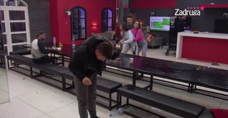 SKANDAL! GAĐALA GA FLAŠOM: Haos u Bijeloj kući, potpuno izgubila kontrolu, ČEKA SE ODLUKA VELIKOG ŠEFA