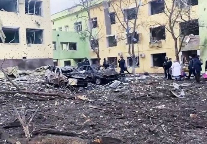 CNN: Kako znamo da je rodilište u Mariupolju bilo puno civila, a ne vojnika