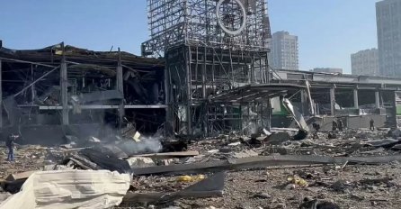Posljedice raketnog napada na Kijev: Poginulo osam osoba, tržni centar u potpunosti uništen