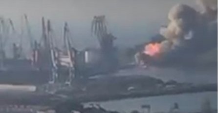 Ukrajina: Uništili smo Saratov, veliki brod na kojem je bilo 20 tenkova i 400 vojnika (VIDEO)