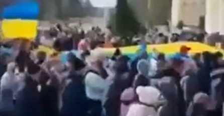 Ukrajinci masovnim prosvjedom natjerali Ruse da napuste grad kod Černobila