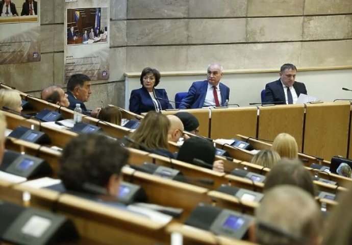 Rasprava o budžetu FBiH: Ćudić ga povezala s trećim entitetom i HDZ-om