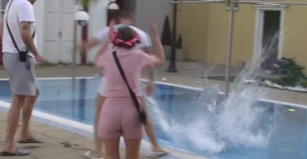 BRUTALAN SUKOB! BACIO JE U BAZEN: Drama u Bijeloj kući, svi su na nogama (VIDEO)