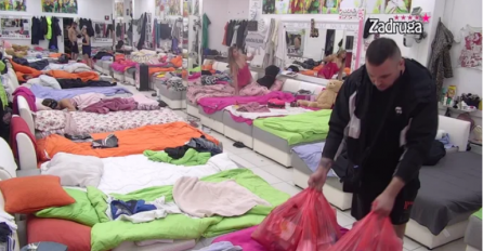 OBORIO JE S NOGU! Dalila kao prava žena dočekala Cara na ulazu Bijele kuće, POGLEDAJTE ŠTA ON NOSI U RUKAMA (VIDEO)