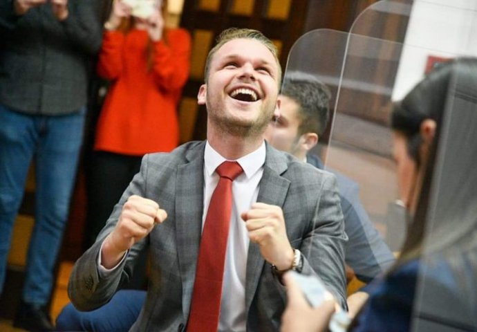 Stanivuković gledao u semafor i pred izbore podržao Vučića: Zajedno možemo sve