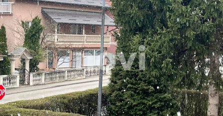 U SARAJEVU PADA SNIJEG