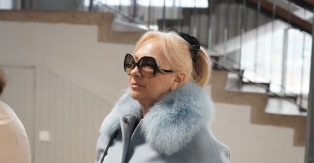 ŠABANOVA UDOVICA DOŠLA NA GLASANJE, POGLEDAJTE 1 DETALJ: Svi pričaju o odjevnoj kombinaciji Goce Šaulić za izbore (FOTO)