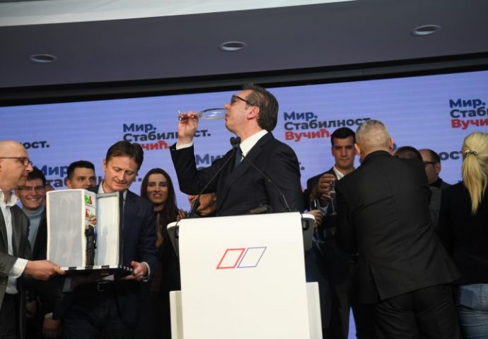 Najbizarniji momenat Vučićevog slavljeničkog govora