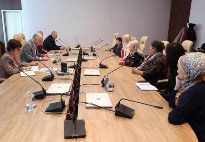 Ženska romska mreža sa parlamentarnom komisijom za ljudska prava: Postoje brojni problemi