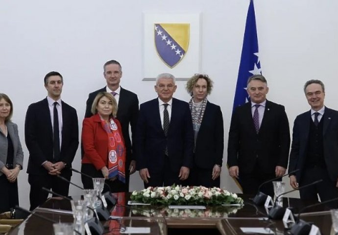 Džaferović i Komšić sa članovima OESC-a: Izbori se trebaju održati bez obzira na Izborni zakon