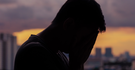 OVIH 5 TIPOVA LJUDI ĆE VAS IZDATI DOK TREPNETE: Kriju se iza maske prijatelja, a napraviće vam pakao od života!