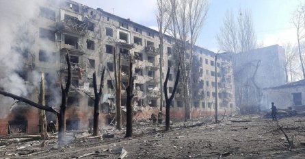 U Ukrajini granatirana željeznička stanica za evakuaciju civila, mnogo je mrtvih