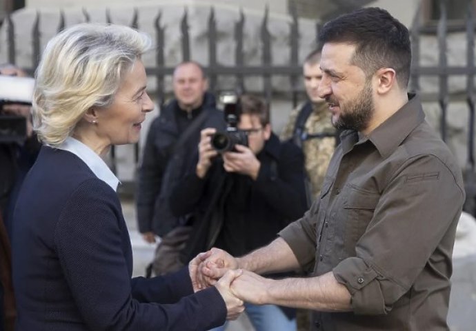 Ursula von der Leyen posjetila Zelenskog u Kijevu i uručila mu upitnik za ubrzano članstvo u EU