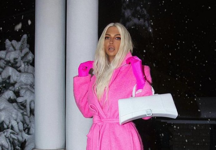 ZA PRVI ALBUM JOJ PARE POZAJMILA NAŠA BALKANSKA ZVIJEZDA: Ovako je Karleuša izgledala na samom početku svoje karijere!