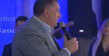 Dodik: Ovdje nema novinara - "Živjela Srbija, živjela Rusija, živio RS"