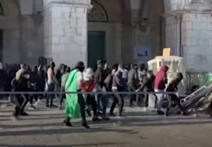 U sukobima kod džamije Al-Akse ozlijeđena 152 Palestinca ( VIDEO)