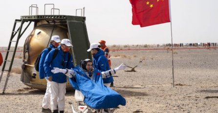 Kineski astronauti se vratili na Zemlju nakon šest mjeseci u svemiru