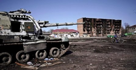 Zelenskij: Mariupolj može biti spašen borbom ili diplomacijom