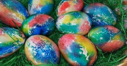 NAJEDNOSTAVNIJA, ALI NAJLJEPŠA TEHNIKA BOJENJA JAJA: Treba vam samo VATA - ovo je postupak 