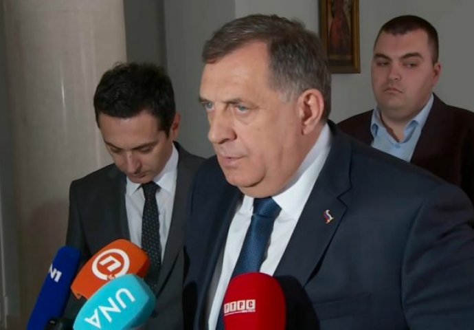 Dodik čestitao pobjedu Macronu, Janšin poraz još nije spominjao