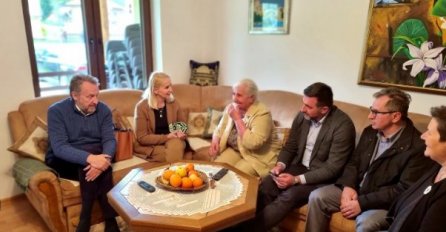 Izetbegovići posjetili Majke Srebrenice i Žepe