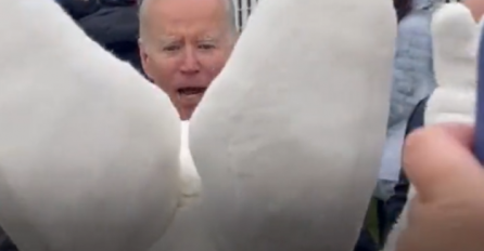Viralni video: Uskršnji zec prepao američkog predsjednika Joea Bidena?