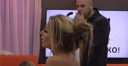 "SRAMOTA ME JE NJENOG STASA, GLASA ..."CAR NIKAD GORE PONIZIO DALILU: Nakon ovih riječi ona skočila kao oparena