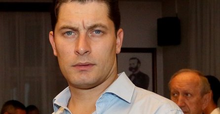 I BRAT PETRA BENČINE JE  ZGODNI GLUMAC: Zaveo je kolegicu iz popularne serije, A EVO KAKO IZGLEDA (FOTO)