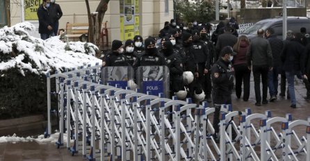 HAOS u Istanbulu: Pucnjava i napad na kafić, jedna osoba UBIJENA