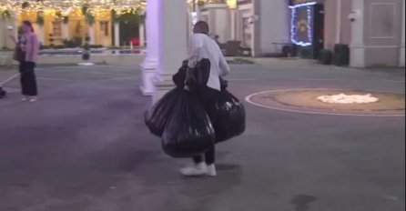 NAKON TRAGEDIJE, DINO RASPLAKAO SVE SVOJIM GESTOM: Uzeo crne vreće pa uradio ovo (VIDEO)