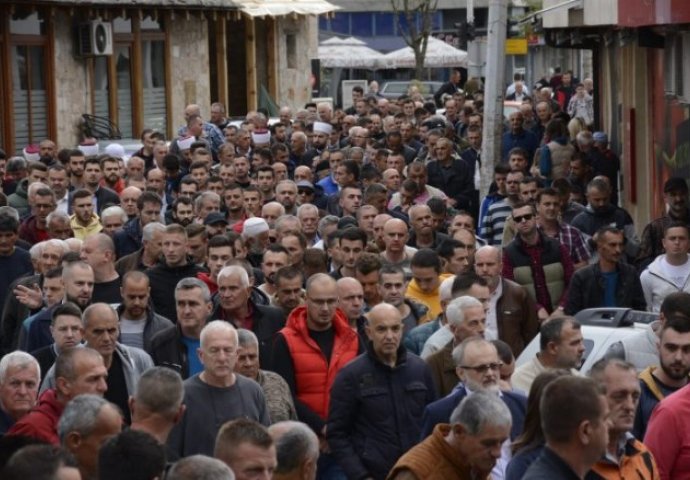 U Stocu klanjana dženaza djevojci stradaloj u zemljotresu (FOTO)