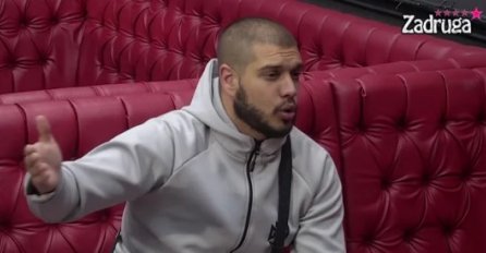 "ŽELIM DA MOJA PORODICA.." DEJAN SE OKRENUO PREMA KAMERAMA: Jasna poruka za Dragojeviće, SVI ČEKAJU NJIHOVU REAKCIJU (VIDEO)