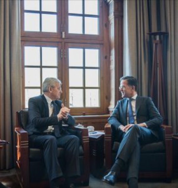 1650983281-thumbnail-predsjedavajuci-predsjednistva-bih-sefik-dzaferovic-se-sastao-sa-premijerom-kraljevine-nizozemske-markom-rutteom-3-284x300