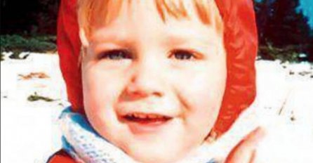 PREPOZAJETE LI  DJEČAKA SA FOTOGRAFIJE: Danas je jedan od najomiljeniji pjevača u regionu. Znate li ko je ?