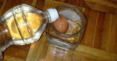 SKUHALA JE JEDNO JAJE I PRELILA GA SIRĆETOM: Jeftin domaći lijek uništava ubicu broj 1 u našem tijelu 