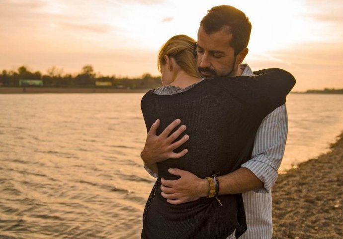 8 znakova koji pokazuju da vam je muž duboko odan: Iako nikad ne govori o tome, ovi znaci ga odaju