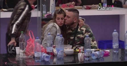 SVE JE KAO NEKAD - DALILA NE MOŽE DA SAKRIJE SREĆU ZBOG POMIRENJA SA FILIPOM : Car nikad pažljiviji prema Dalili ( VIDEO)