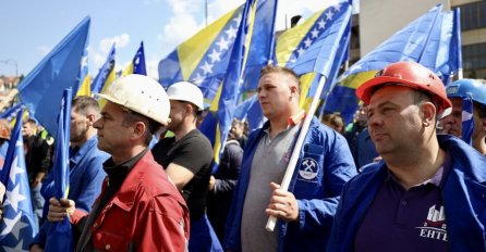 “Žalosno je da obilazite rudnike i iftarite, sram vas i stid bilo”