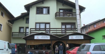 Islamska zajednica u BiH uručila iftare i prehrambene pakete za socijalno ugrožene osobe