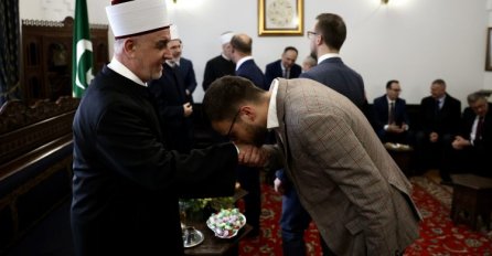 Tradicionalni bajramski prijem kod reisa Kavazovića (FOTO)