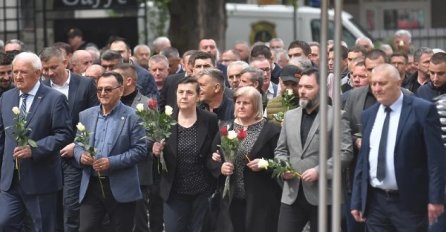 Delegacija iz RS-a položila cvijeće u Dobrovoljačkoj: Tražimo da pravda bude dostižna za sve