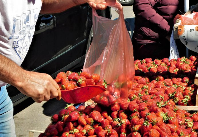 Priča o starcu i jagodama