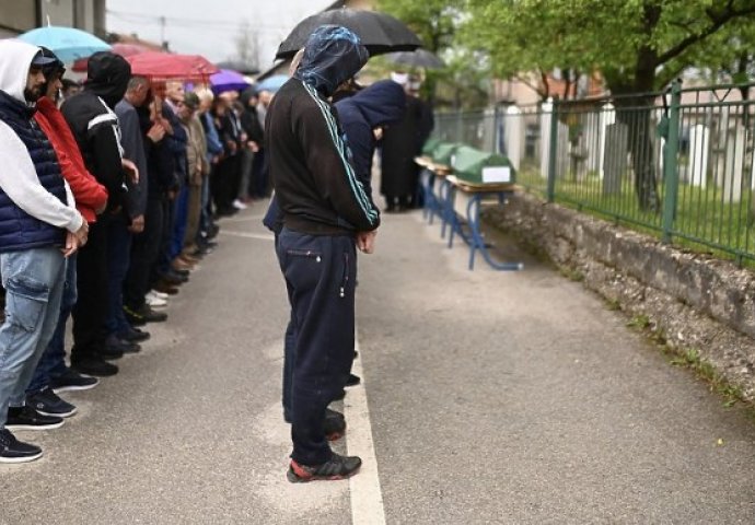 U Ahmićima obavljena dženaza porodici Salkić: Pravda nikad nije zadovoljena