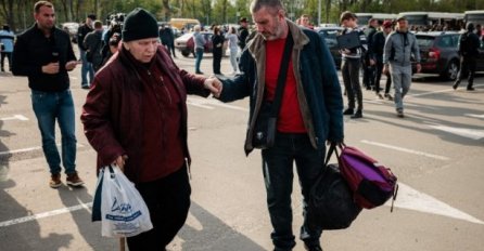 Ukrajina tvrdi: Sva djeca, žene i stariji evakuisani iz Azovstala