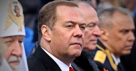 Medvedev prijeti nuklearnim ratom