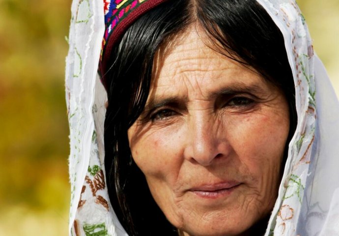 TAJNA LJEPOTE I DUGOVJEČNOSTI ŽENA IZ PLEMENA HUNZE: Žive preko 120 godina, a djecu rađaju i u 60. godini! (FOTO)