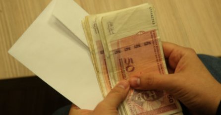 Svaki stanovnik RS dužan 3.292 KM: Zadužuju se i da bi platili račune